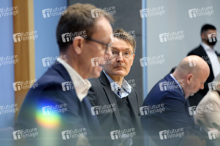 Bundespressekonferenz Reformvorschläge der Regierungskommission Krankenhausversorgung in Berlin