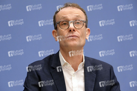 Bundespressekonferenz Reformvorschläge der Regierungskommission Krankenhausversorgung in Berlin