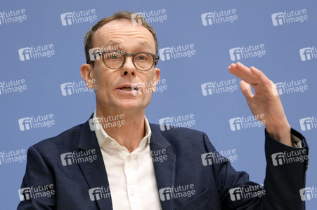 Bundespressekonferenz Reformvorschläge der Regierungskommission Krankenhausversorgung in Berlin