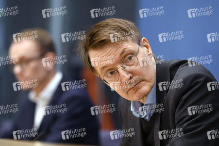 Bundespressekonferenz Reformvorschläge der Regierungskommission Krankenhausversorgung in Berlin