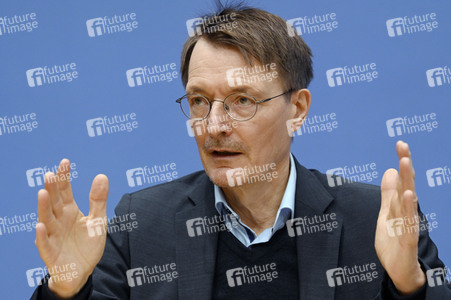 Bundespressekonferenz Reformvorschläge der Regierungskommission Krankenhausversorgung in Berlin