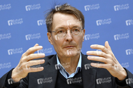 Bundespressekonferenz Reformvorschläge der Regierungskommission Krankenhausversorgung in Berlin