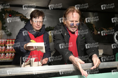 Pressetermin mit Frank Zander zur Aktion 'Weihnachten mit Frank on Tour' in Berlin