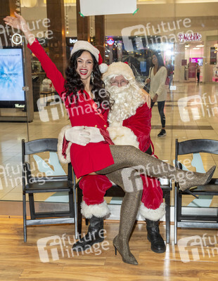 Giveaway Event 'Season of Giving' in Los Angeles