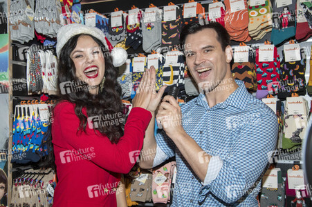 Giveaway Event 'Season of Giving' in Los Angeles