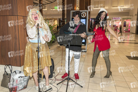 Giveaway Event 'Season of Giving' in Los Angeles