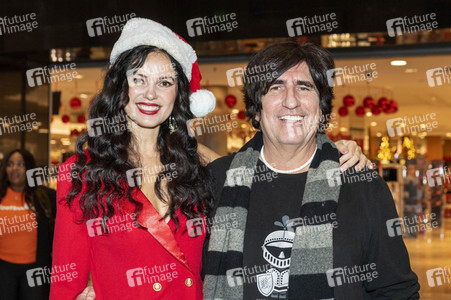 Giveaway Event 'Season of Giving' in Los Angeles