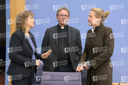 Bundespressekonferenz Rüstungsexportbericht 2022 in Berlin