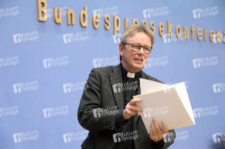 Bundespressekonferenz Rüstungsexportbericht 2022 in Berlin