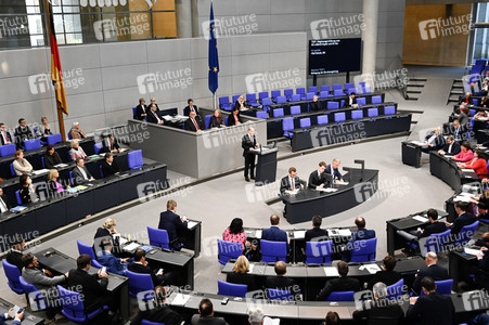 75. Sitzung des Deutschen Bundestages in Berlin