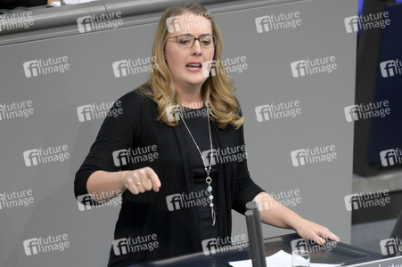 75. Sitzung des Deutschen Bundestages in Berlin