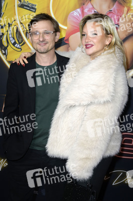 Season 2 Premiere 'Die Wespe' in Berlin