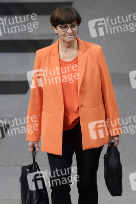 76. Sitzung des Deutschen Bundestages in Berlin