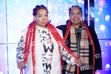 Enthüllung der Wachsfigur von Zoe Wees in Berlin