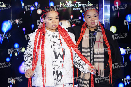 Enthüllung der Wachsfigur von Zoe Wees in Berlin