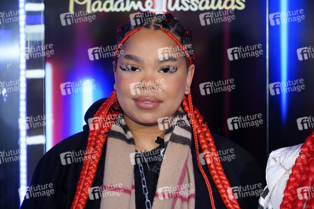 Enthüllung der Wachsfigur von Zoe Wees in Berlin