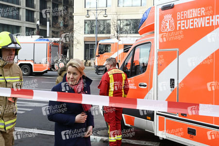 Explosion des Aquadom im Sealife Berlin