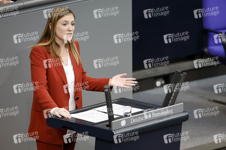 77. Sitzung des Deutschen Bundestages in Berlin