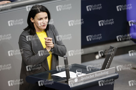 77. Sitzung des Deutschen Bundestages in Berlin