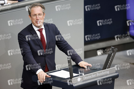 77. Sitzung des Deutschen Bundestages in Berlin