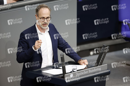77. Sitzung des Deutschen Bundestages in Berlin