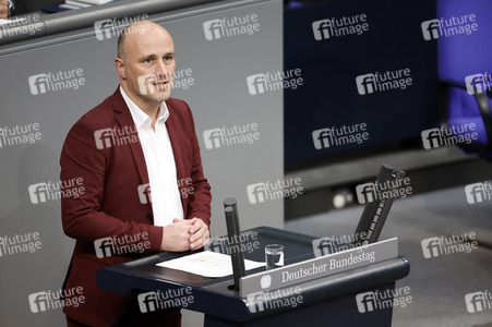 77. Sitzung des Deutschen Bundestages in Berlin