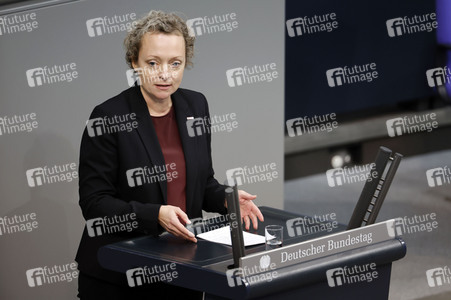 77. Sitzung des Deutschen Bundestages in Berlin