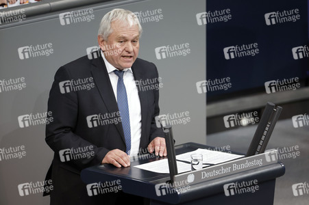 77. Sitzung des Deutschen Bundestages in Berlin