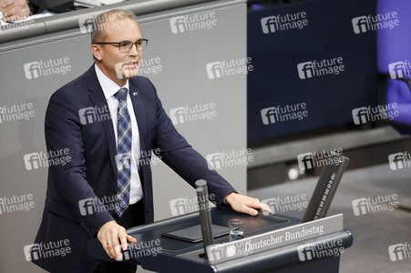 77. Sitzung des Deutschen Bundestages in Berlin