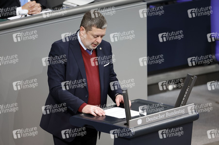 77. Sitzung des Deutschen Bundestages in Berlin