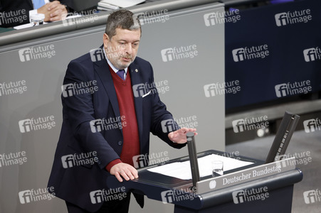 77. Sitzung des Deutschen Bundestages in Berlin