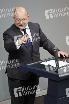 77. Sitzung des Deutschen Bundestages in Berlin