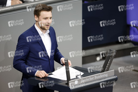 77. Sitzung des Deutschen Bundestages in Berlin