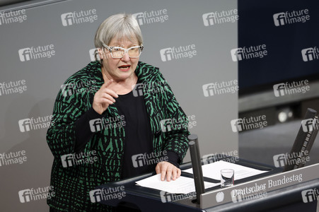 77. Sitzung des Deutschen Bundestages in Berlin