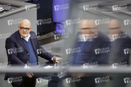77. Sitzung des Deutschen Bundestages in Berlin