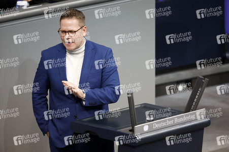 77. Sitzung des Deutschen Bundestages in Berlin