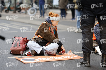 Protestaktion der sogenannten Klima-Kleber in Berlin