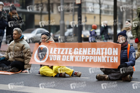 Protestaktion der sogenannten Klima-Kleber in Berlin