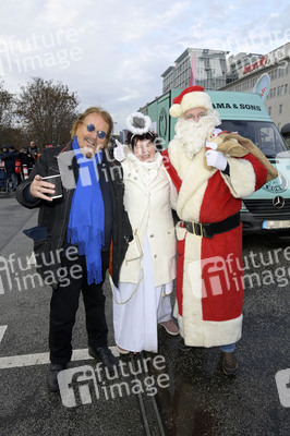 Frank Zander und Prominente unterstützen Caritas-Foodtruck in Berlin