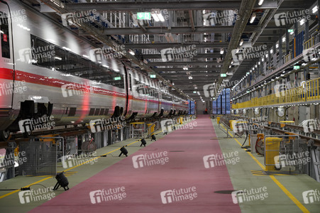 Eröffnung der erweiterten Halle im ICE-Werk Rummelsburg in Berlin