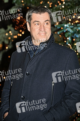 Markus Söder besucht den Christkindlesmarkt in Nürnberg