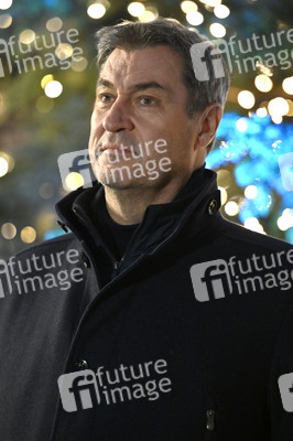 Markus Söder besucht den Christkindlesmarkt in Nürnberg