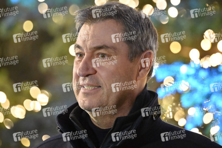 Markus Söder besucht den Christkindlesmarkt in Nürnberg