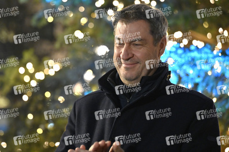 Markus Söder besucht den Christkindlesmarkt in Nürnberg