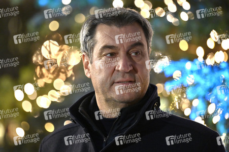 Markus Söder besucht den Christkindlesmarkt in Nürnberg