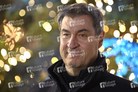 Markus Söder besucht den Christkindlesmarkt in Nürnberg