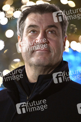 Markus Söder besucht den Christkindlesmarkt in Nürnberg