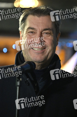 Markus Söder besucht den Christkindlesmarkt in Nürnberg