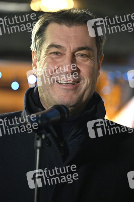 Markus Söder besucht den Christkindlesmarkt in Nürnberg