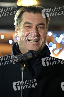 Markus Söder besucht den Christkindlesmarkt in Nürnberg